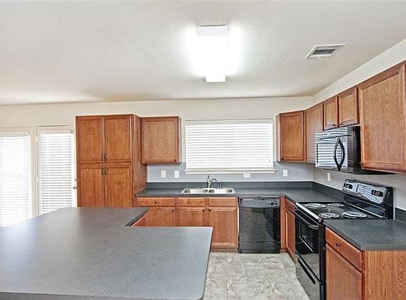 5th image of 8520 Star Thistle Dr