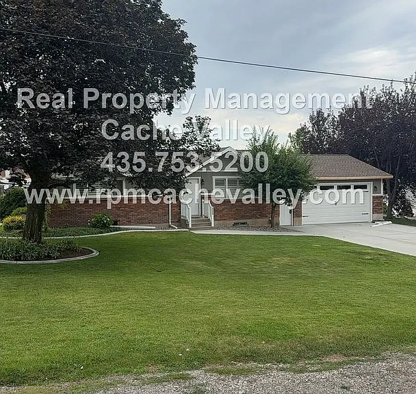 220 E 300 N — Photo 2