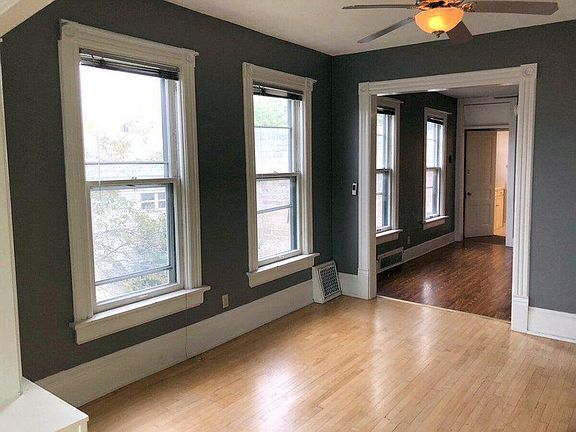5th image of 2675 S Kinnickinnic Ave APT A