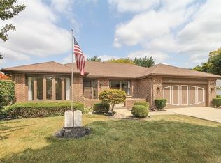 112 Schreiber Ave, Roselle, IL 60172