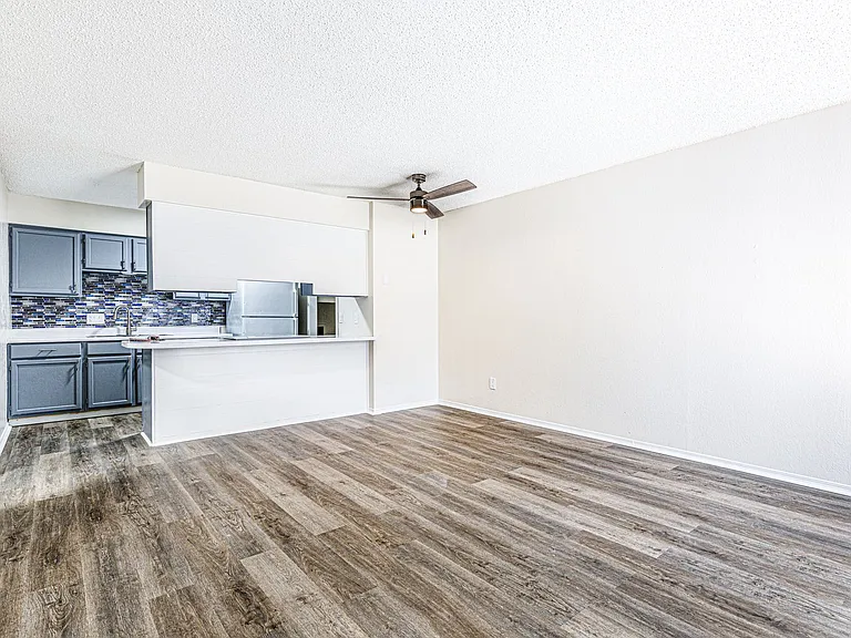 912 NE Tortoise Dr — Photo 5