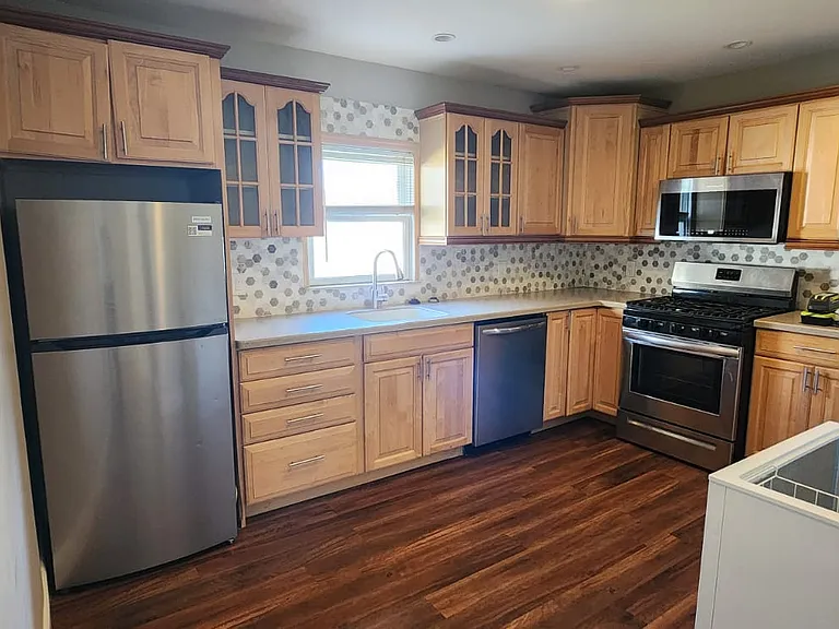 619 W Blancke St — Photo 8