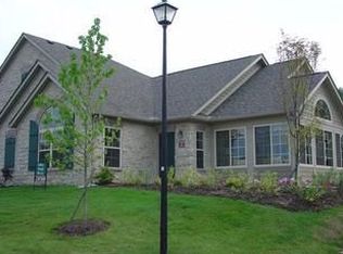 203 Stonegate Loop, Pataskala, OH 43062