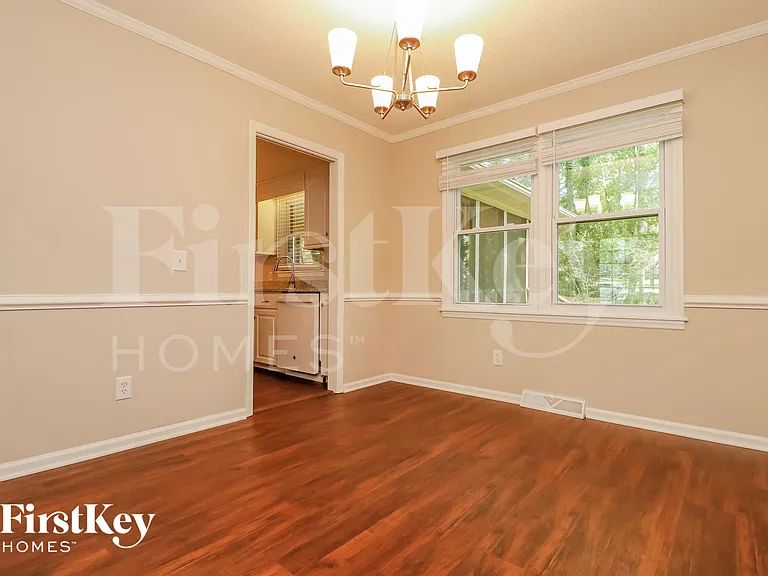 104 Beaumont Ct — Photo 4