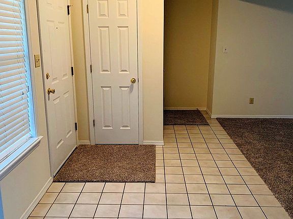 4th image of 305 Mitzi Ln