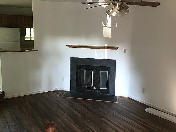 4th image of 2063 Airy Cir