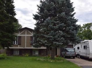 2401 Fairview Ln, Johnsburg, IL 60051