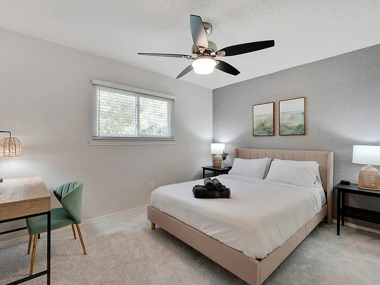 2200 Glenbrook St — Photo 23