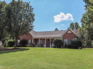 135 Surrey Park Dr, Fayetteville, GA 30215