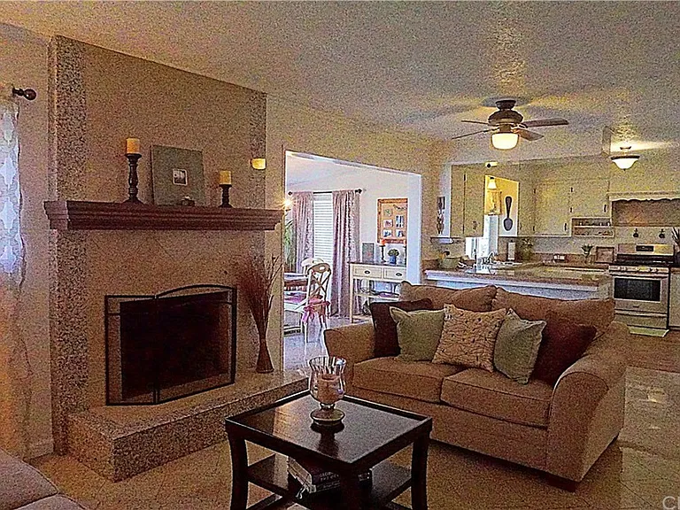 5277 Peacock Ln — Photo 6