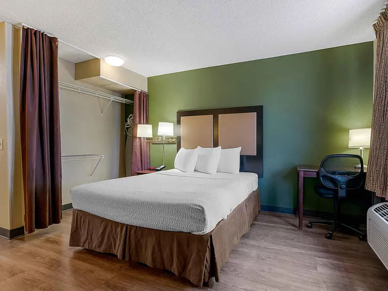 Studio Suite - 1 Queen Bed