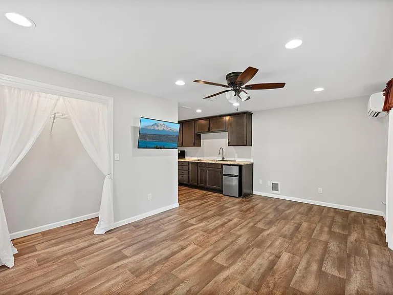 62 Queets St — Photo 30