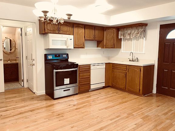 5th image of 266 Monahan Ave #1