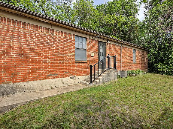 5th image of 501 Byron St