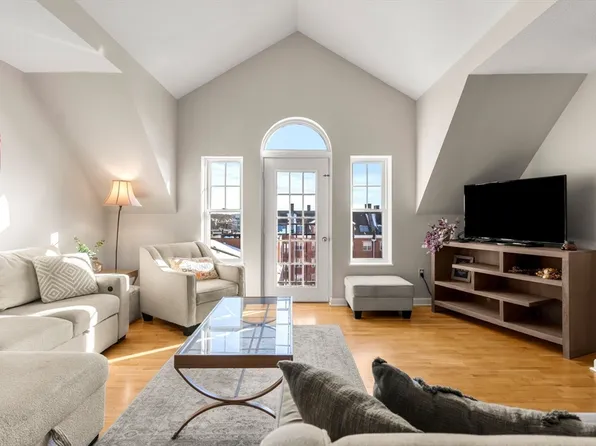 11 Church St Unit 703, Salem, MA 01970