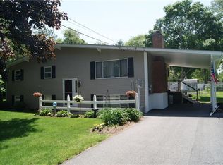 4 Cambridge Ct E, Old Saybrook, CT 06475