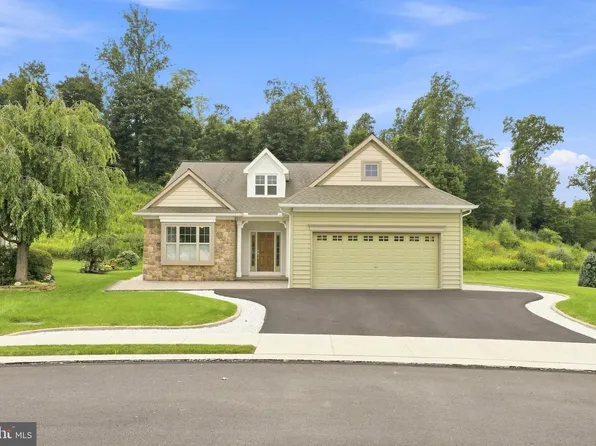 1005 Briarwood Ct, Lebanon, PA 17042