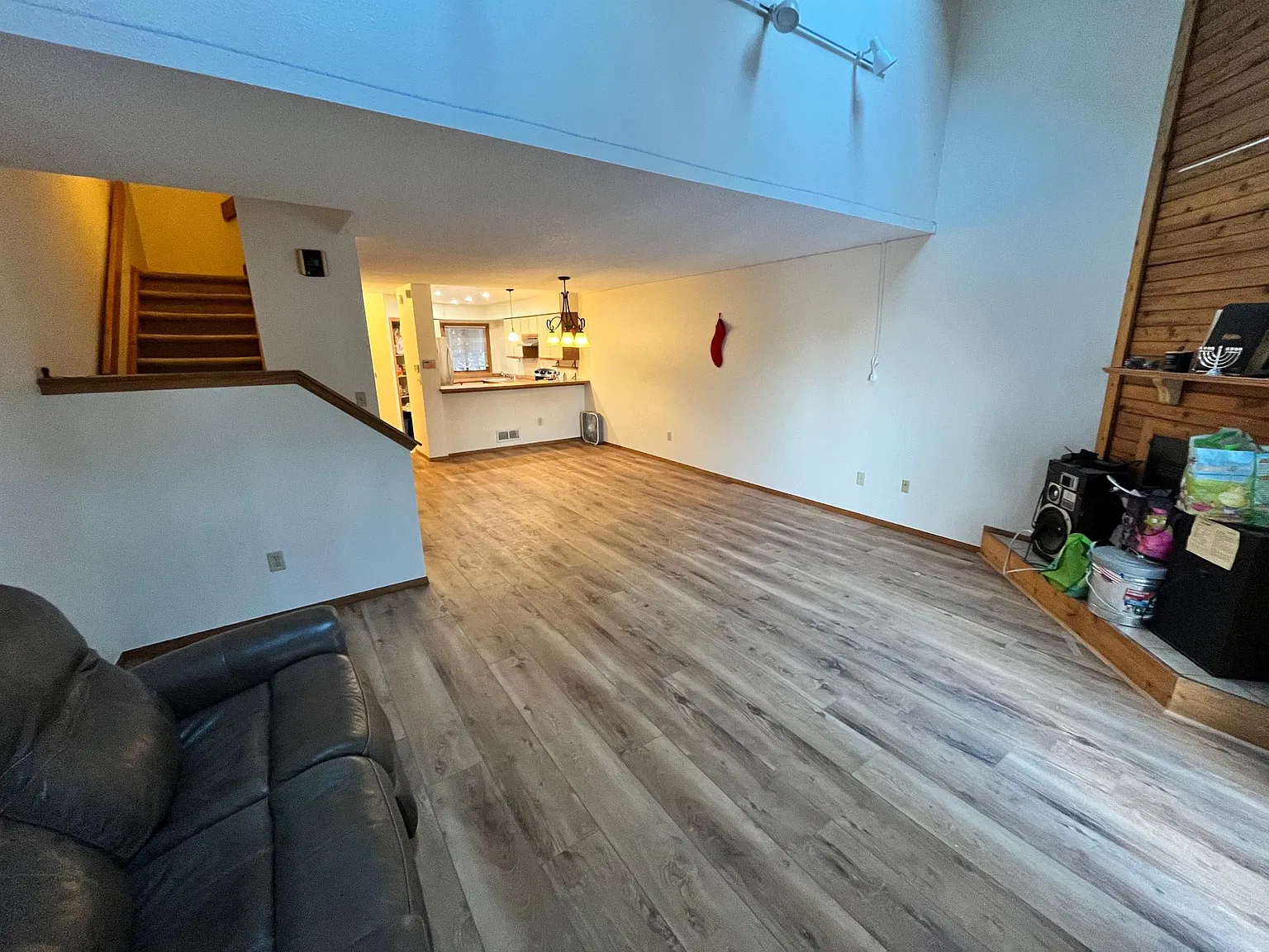 5 bed, 4.5 bath, $7,360 — Photo 2