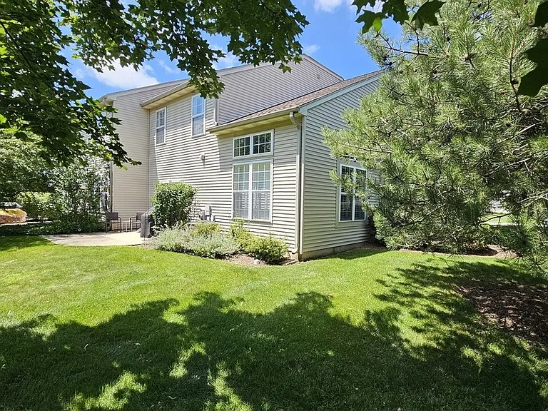 749 Dillon Ct — Photo 19