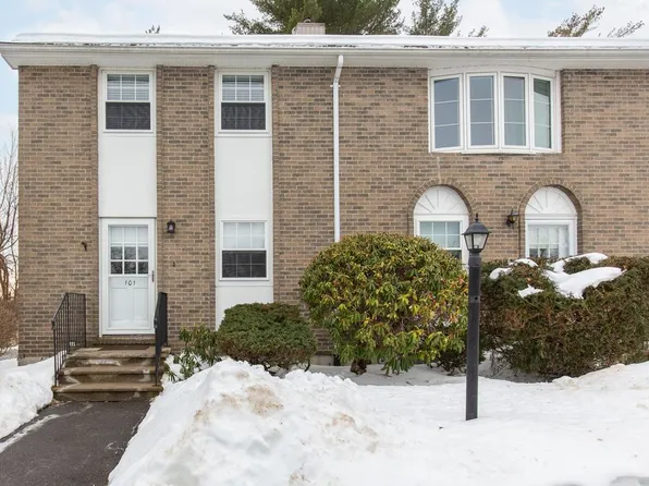 101 Fieldstone Drive, Londonderry, NH 03053
