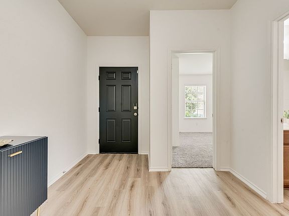 3rd image of 2334 Julia Ln