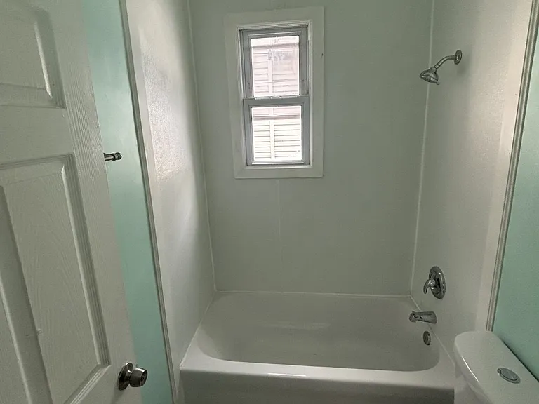 9704 S Broadway St — Photo 8