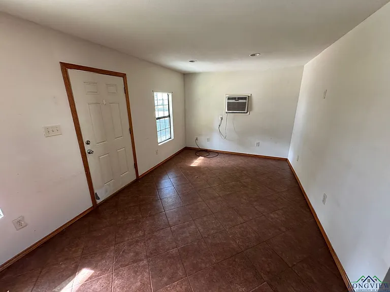280 Joy Ln — Photo 3