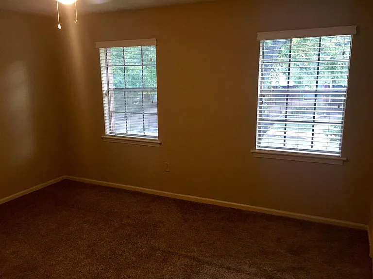714 Goodman St — Photo 37