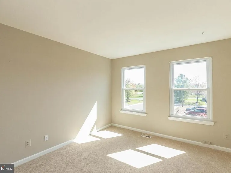 10276 Racquet Cir — Photo 1