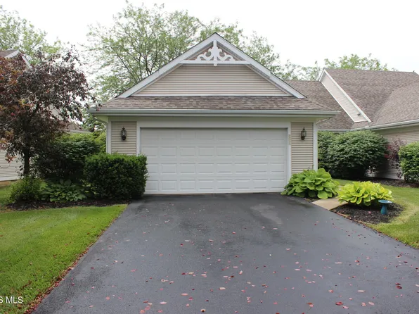 24522 Village Ln, Grand Rapids, OH 43522