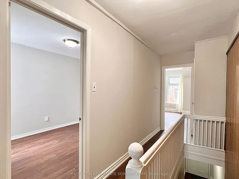 17 Winnifred Ave — Photo 42