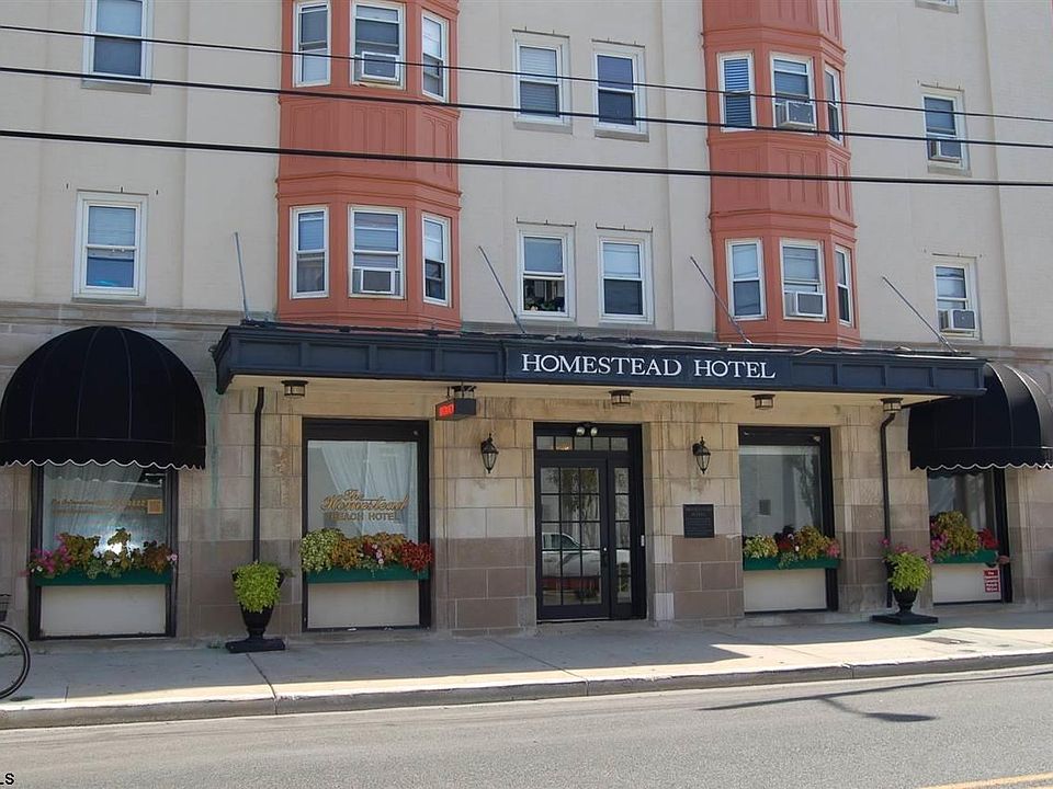 1st image of 805 E 8th St #207