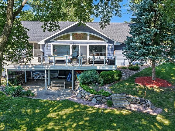 3rd image of 4483 Panorama Dr