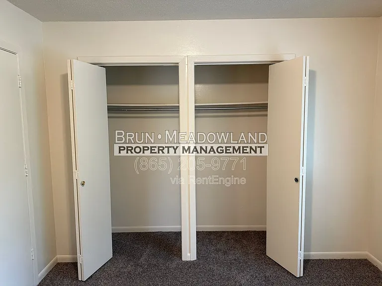 10409 Victoria Dr #D — Photo 31