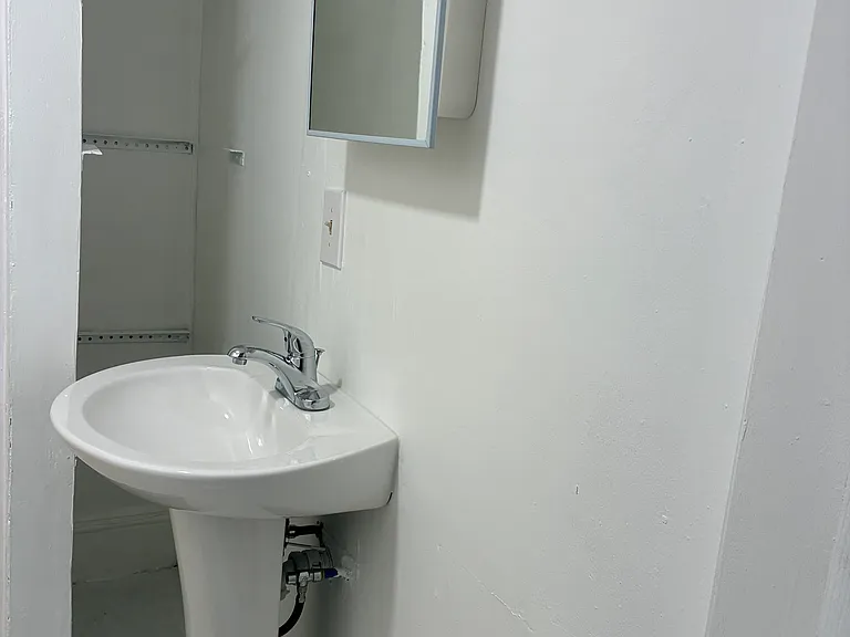 9 Benkard Ave #2 — Photo 14