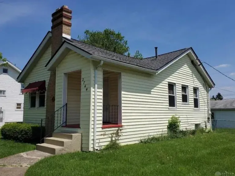 2744 Dwight Ave — Photo 8
