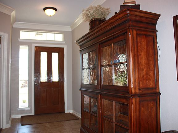 2nd image of 831 Bradford St