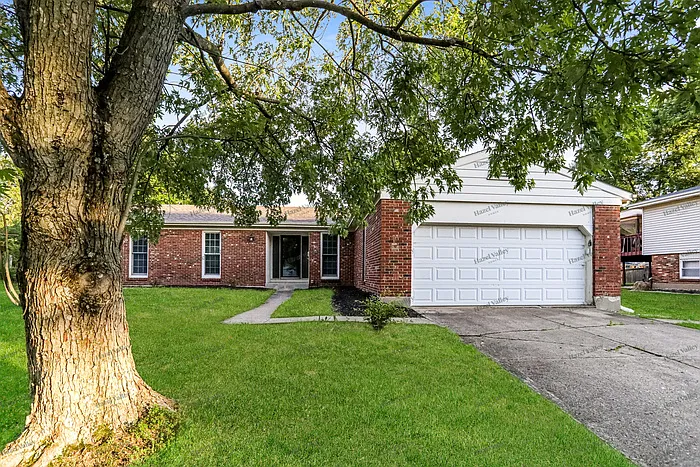 891 Clearfield Ln — Photo 3