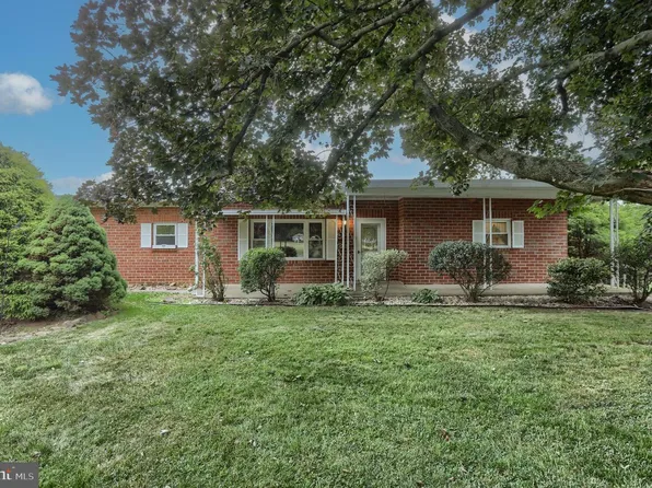 490 Beechwood Ave, Lebanon, PA 17042