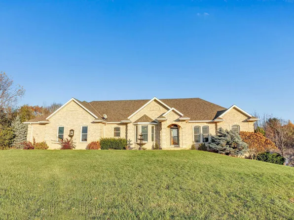 4476 Deer Ridge Ln, Pulaski, WI 54162