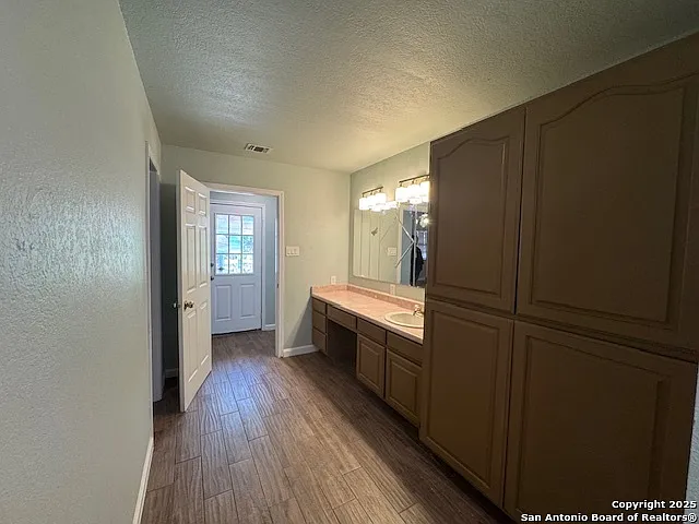 1067 Rayburn Dr — Photo 23