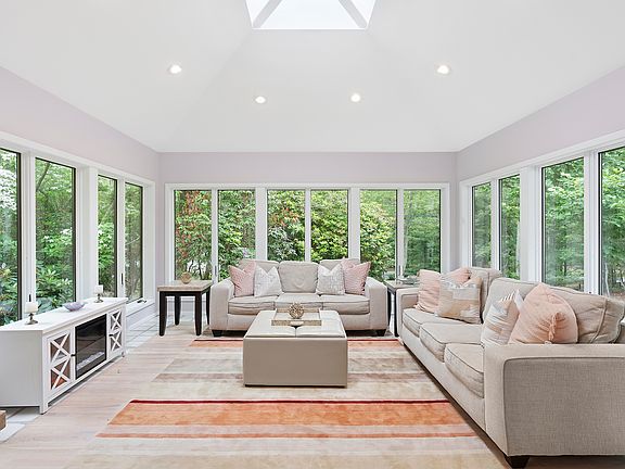 2nd image of 120 Springy Banks Rd