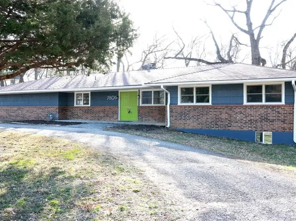 7809 NW Blue Grass Dr, Kansas City, MO 64152