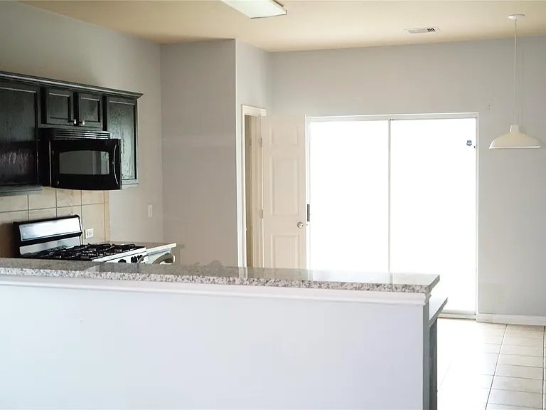 10710 Barker View Dr — Photo 5