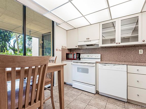 4th image of 671 NE 195th St APT 119E