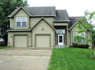 1005 Howard Ct, Louisburg, KS 66053