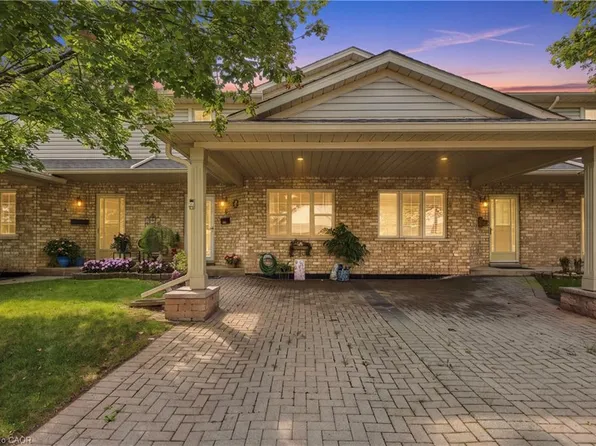 9 Wentworth Dr #5, Grimsby, ON L3M 5H9