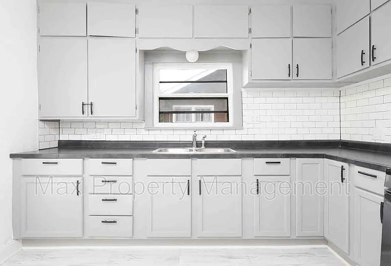 2 bed, 1.0 bath, 897 sqft, $950 — Photo 4