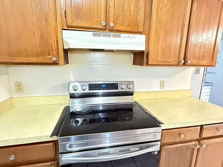 3111 Primrose Ln — Photo 9
