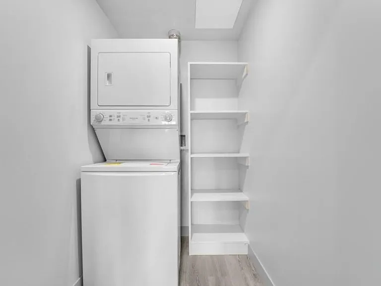 7040 Woodman Ave #107 — Photo 9